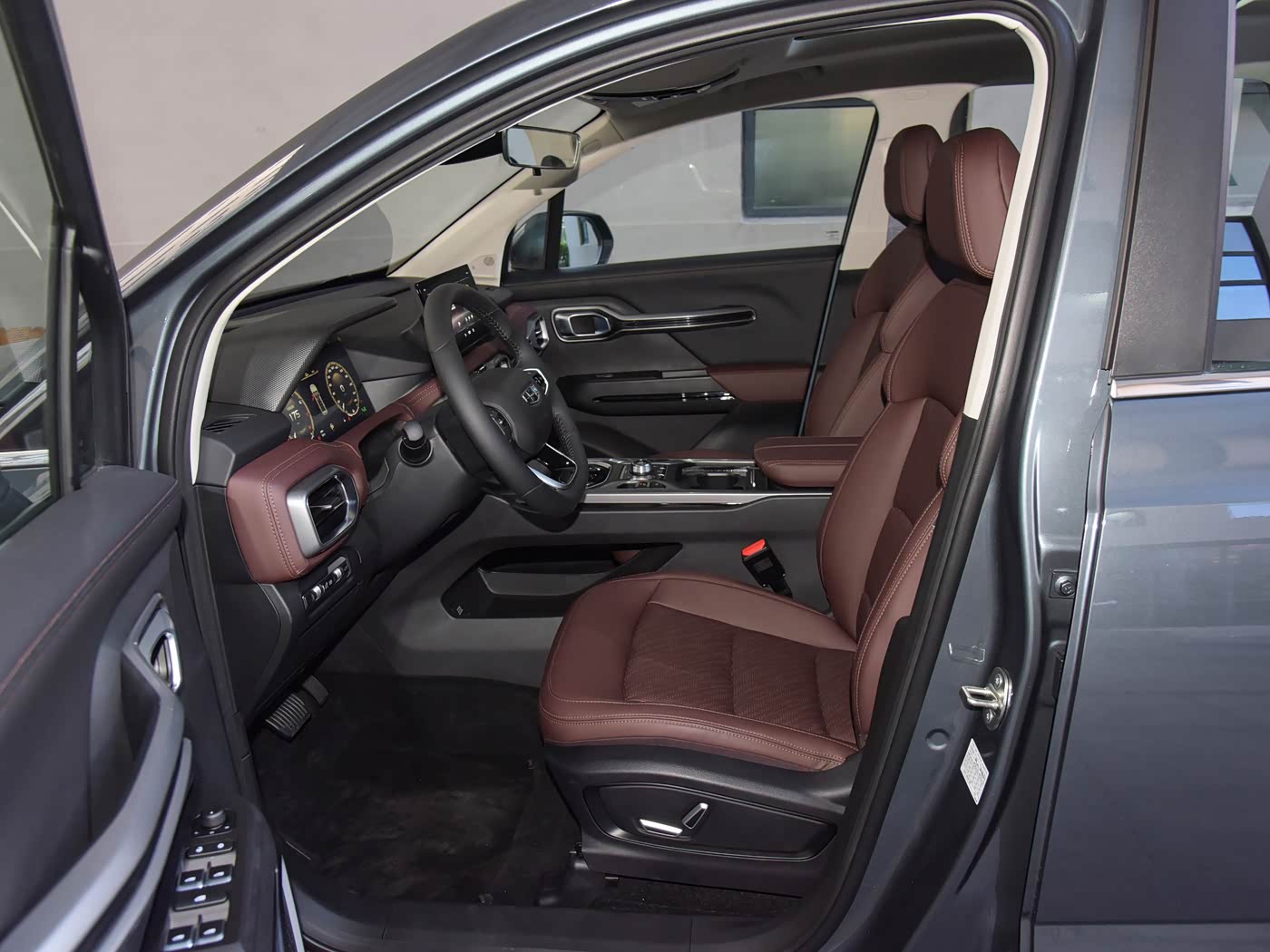 Geely Haoyue PRO 2025 1.5TD DCT Vertical and Horizontal + New Year Supreme Edition